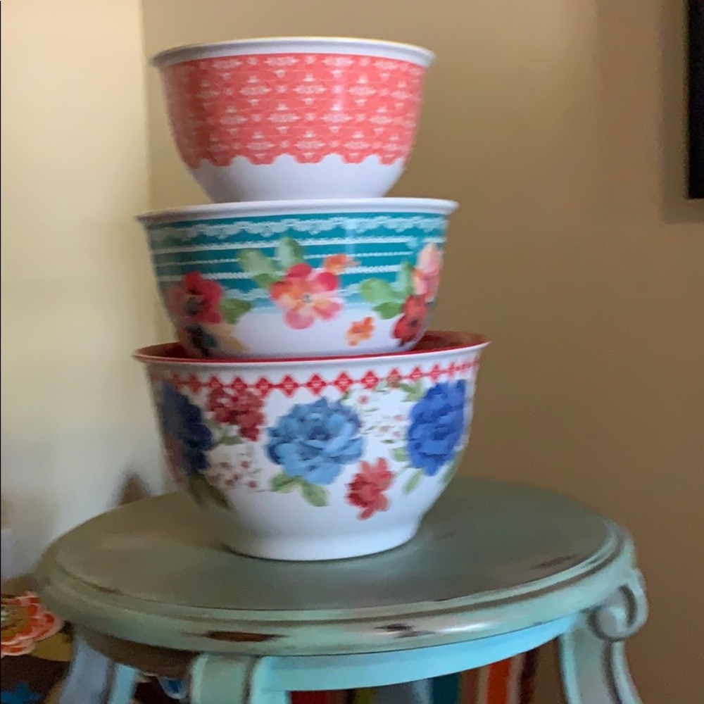 The pioneer woman nesting bowls